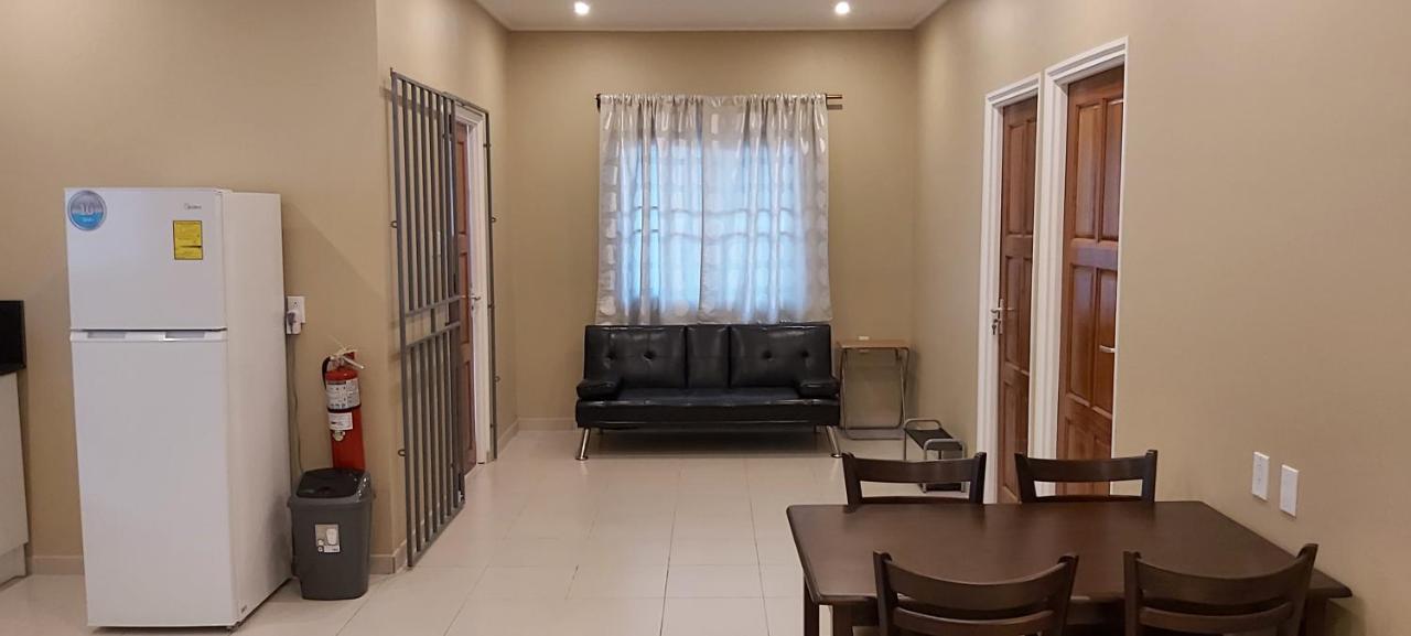Waterland Suites 帕拉马里博 外观 照片