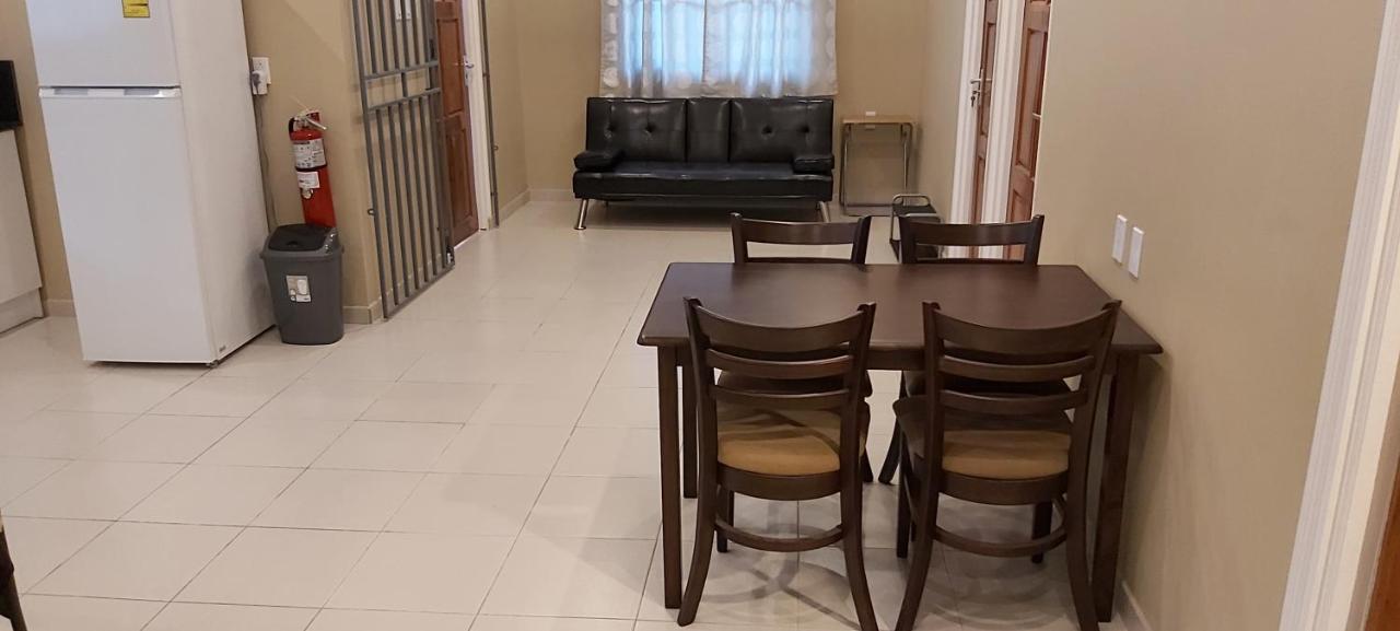 Waterland Suites 帕拉马里博 外观 照片