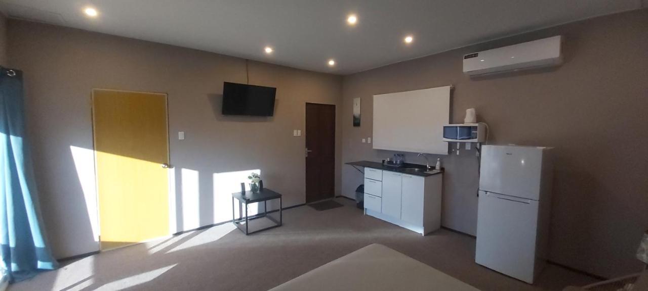 Waterland Suites 帕拉马里博 外观 照片