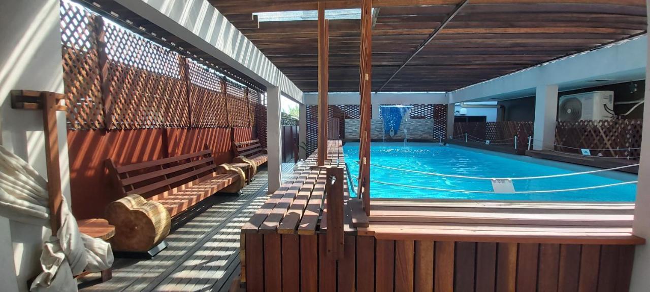 Waterland Suites 帕拉马里博 外观 照片