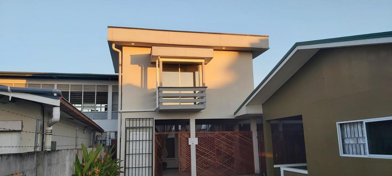Waterland Suites 帕拉马里博 外观 照片