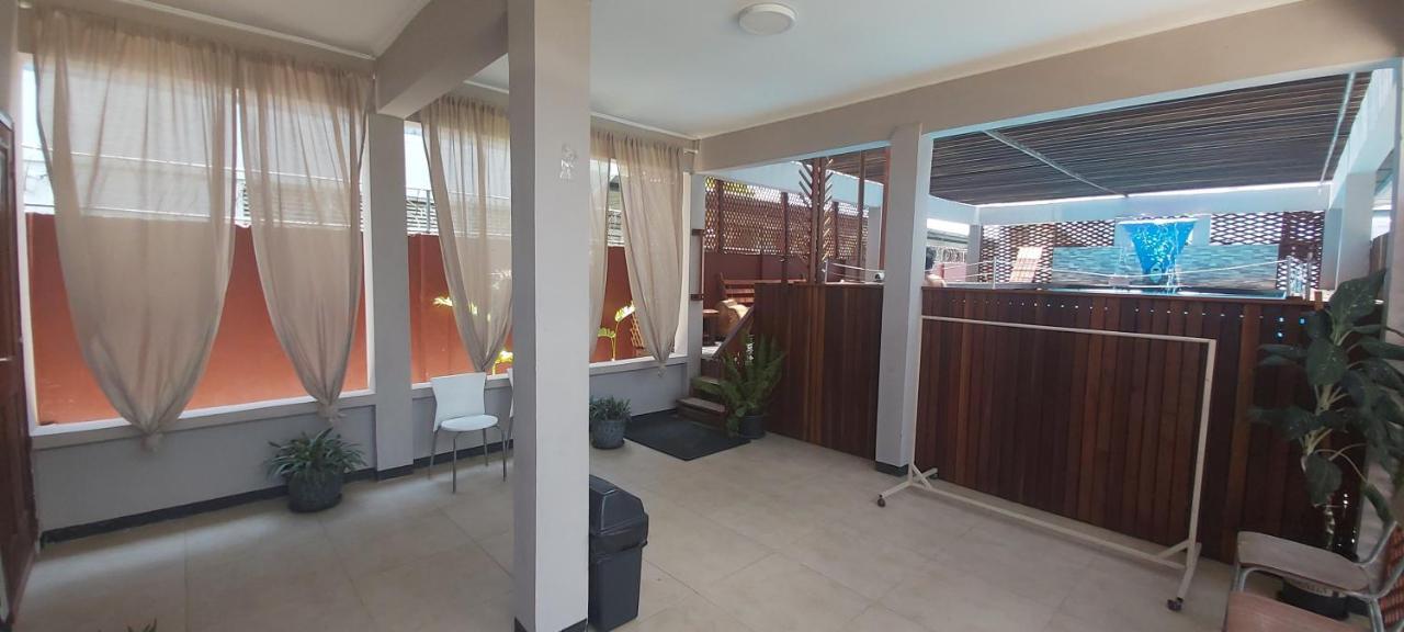 Waterland Suites 帕拉马里博 外观 照片