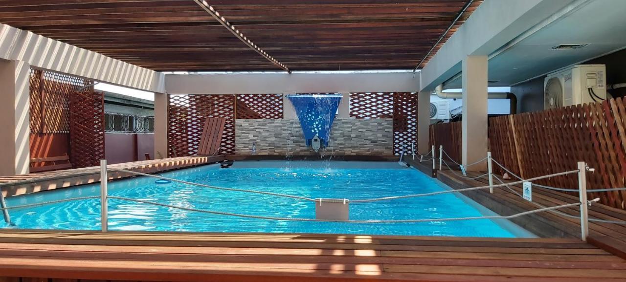 Waterland Suites 帕拉马里博 外观 照片