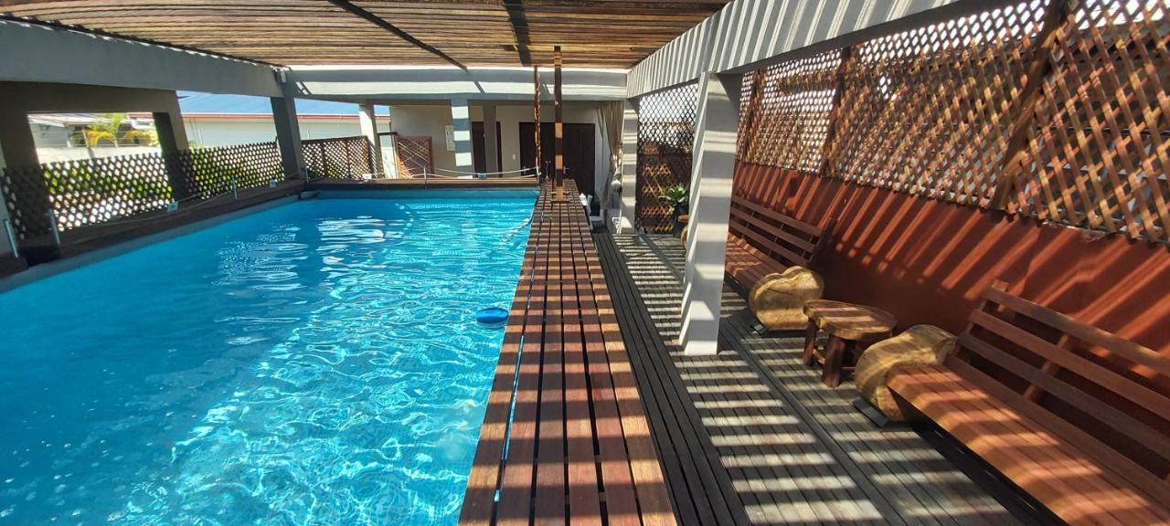 Waterland Suites 帕拉马里博 外观 照片