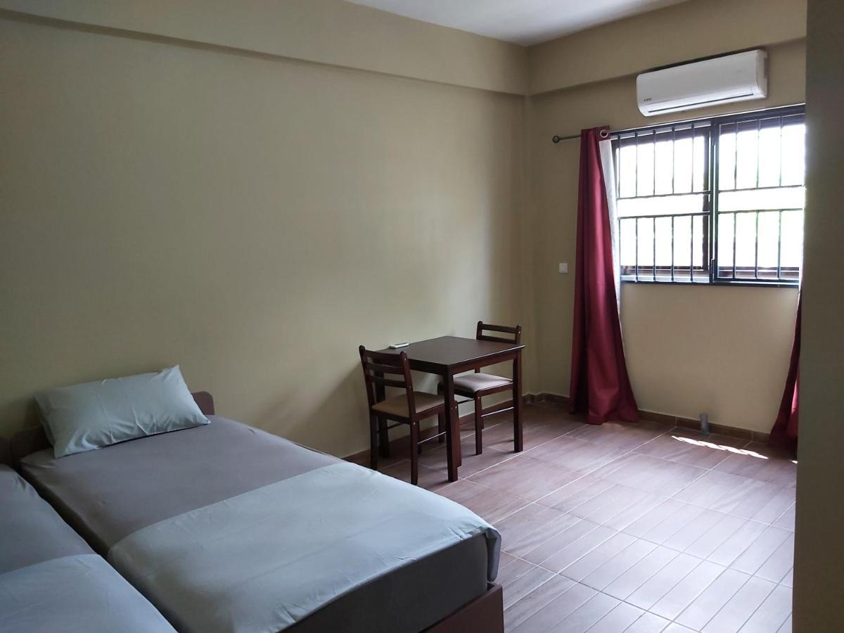 Waterland Suites 帕拉马里博 外观 照片