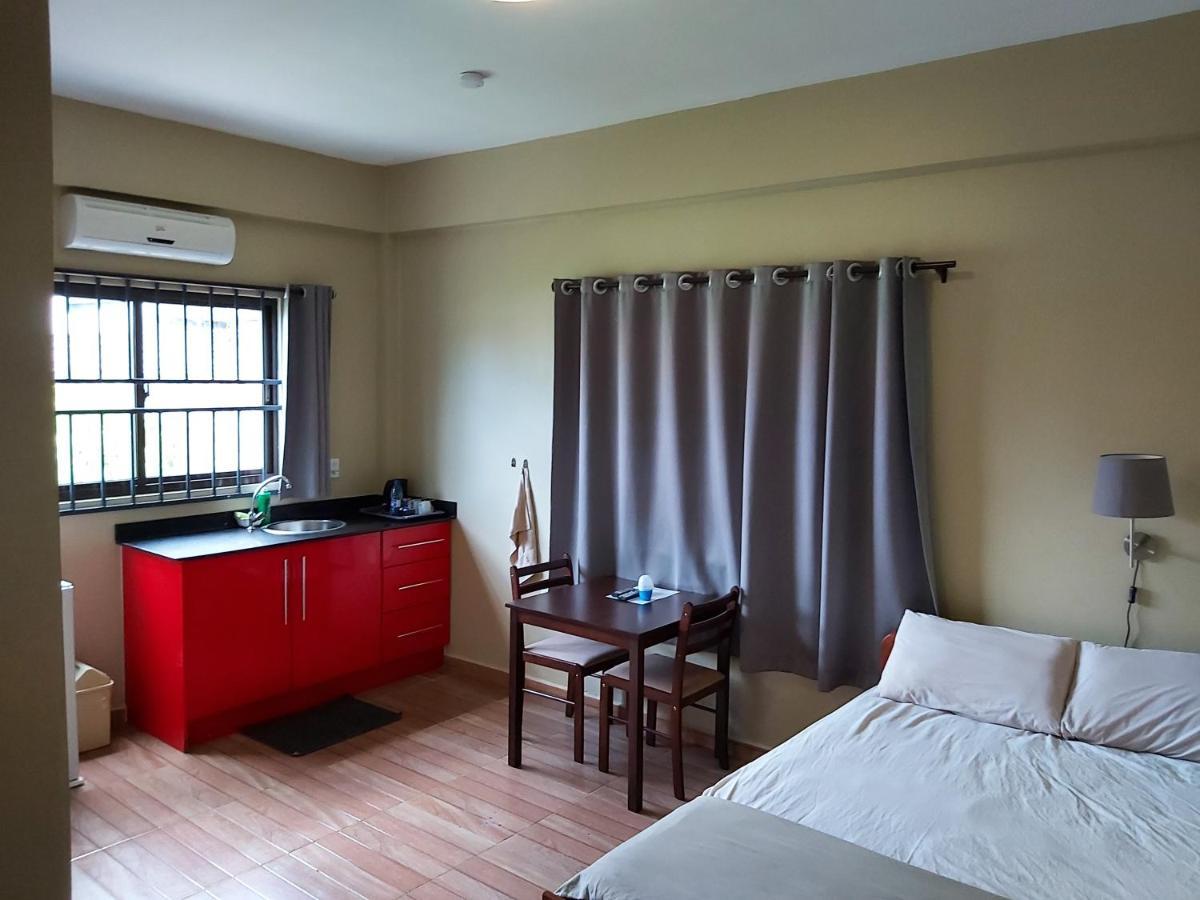 Waterland Suites 帕拉马里博 外观 照片